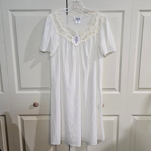 Vanity Fair Silky Nylon Nightgown Vintage Lace Floral Cottagecore Medium - Picture 6 of 8